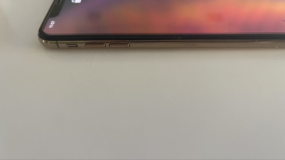 Iphone xs max dourado