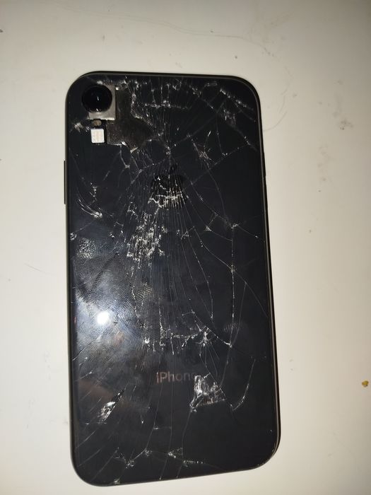 продам iPhone xr