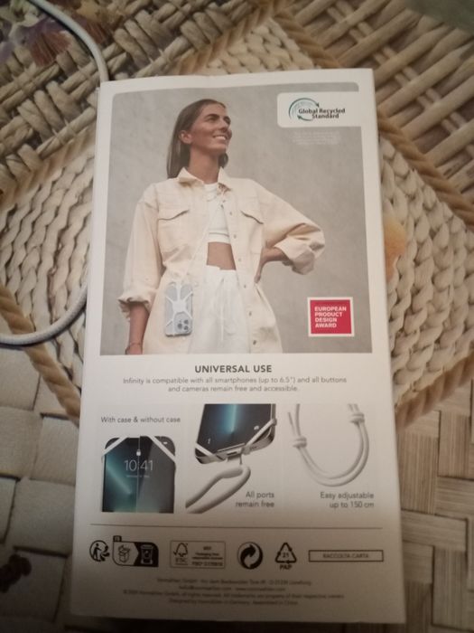 Зручний ремінець -чохол до телефону.