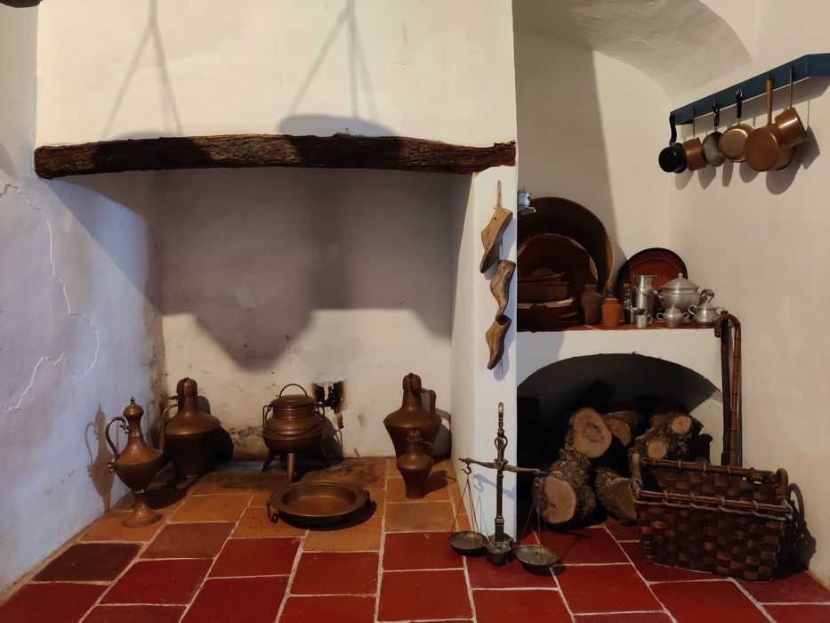 Espaço para Venda com 150 m2 para Moradia; AL  ou Comércio.