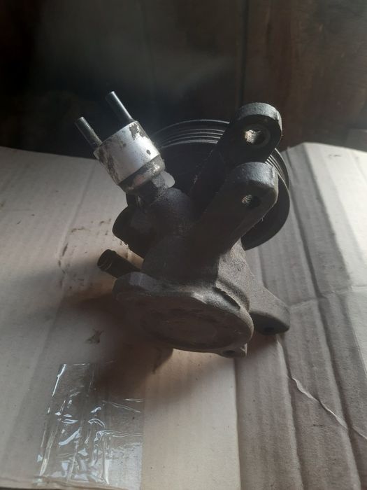 Toyota Corolla e100 4efe 1331cm3. Насос гур