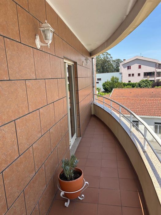 Apartamento T3 C/ terraço + varanda