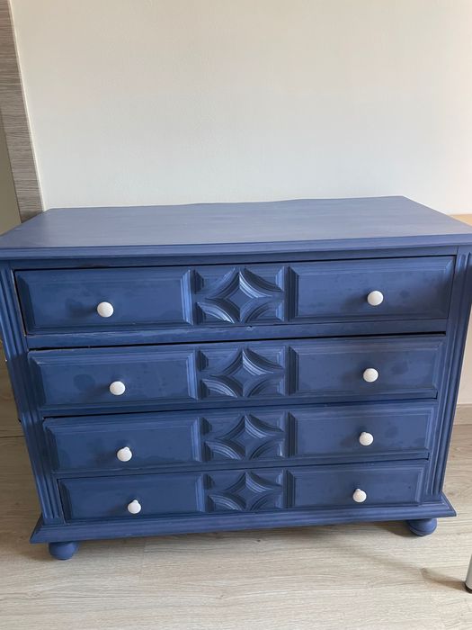 Roupeiro e cómoda restaurados