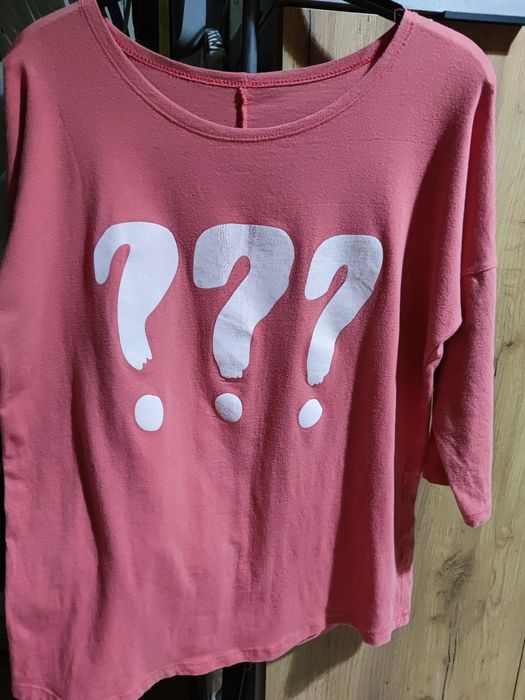 Bluzka koralowa z aplikacją. Rękaw 3/4
Wymiary mierzone na płasko
Dług