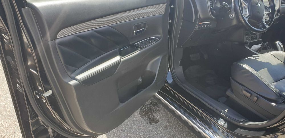 Mitsubishi outlander 2.4 phev 2021, 78840km