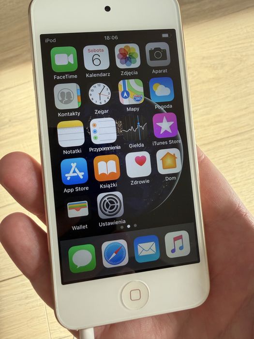 iPod 6th gen 32 gb ze słuchawkami