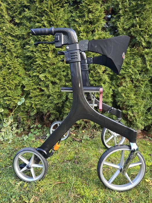 Carbon włókno węglowe ,ultra lekki chodzik rollator balkonik na kołach