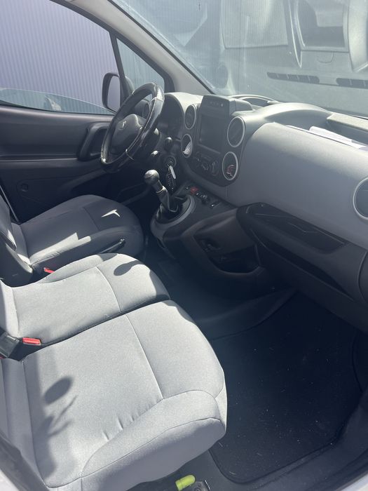 Peugeot partner 1.6 longa 3 lugares