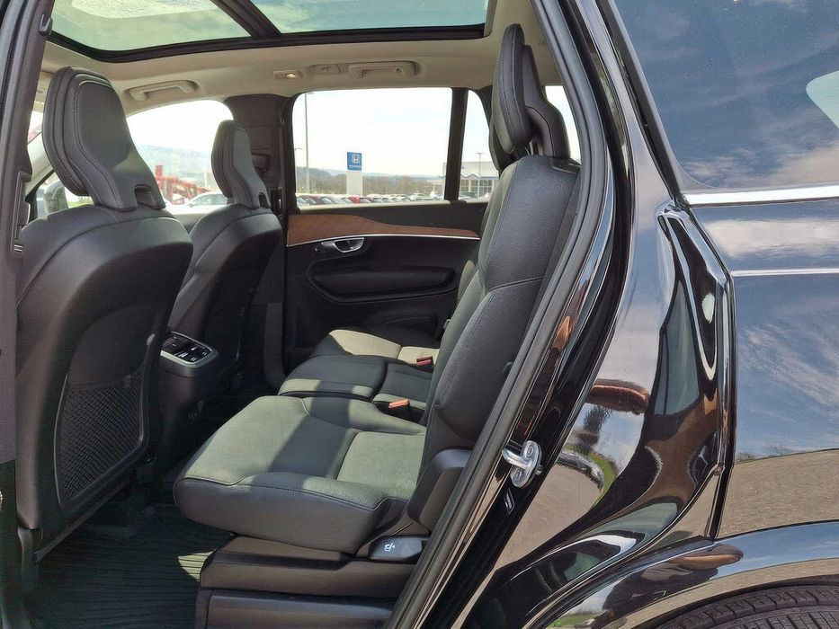 Volvo XC90      2023