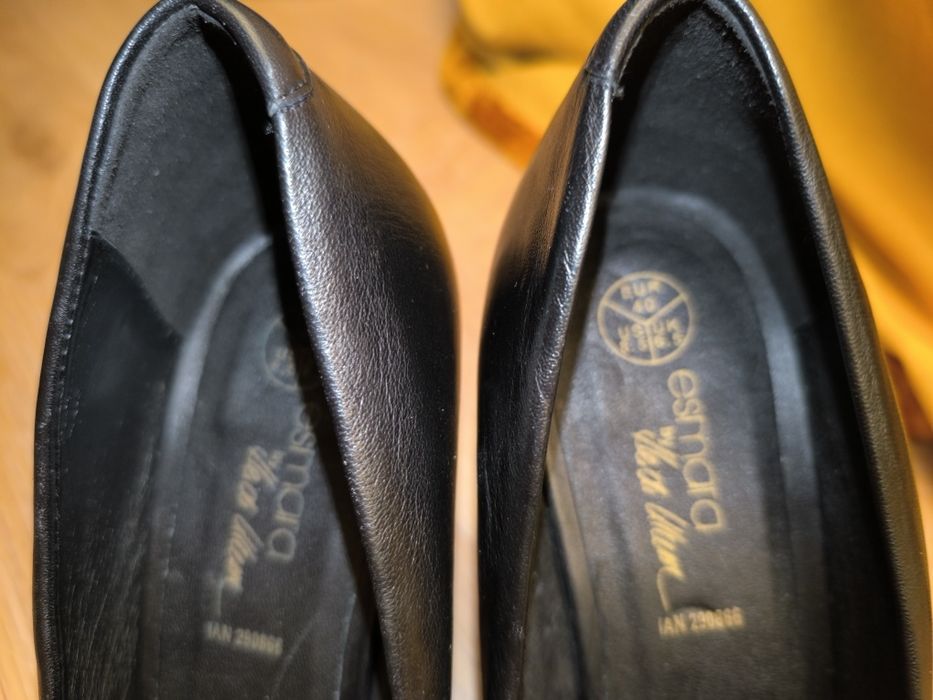 Czarne klasyczne buty na obcasie esmara by Heidi klum 40