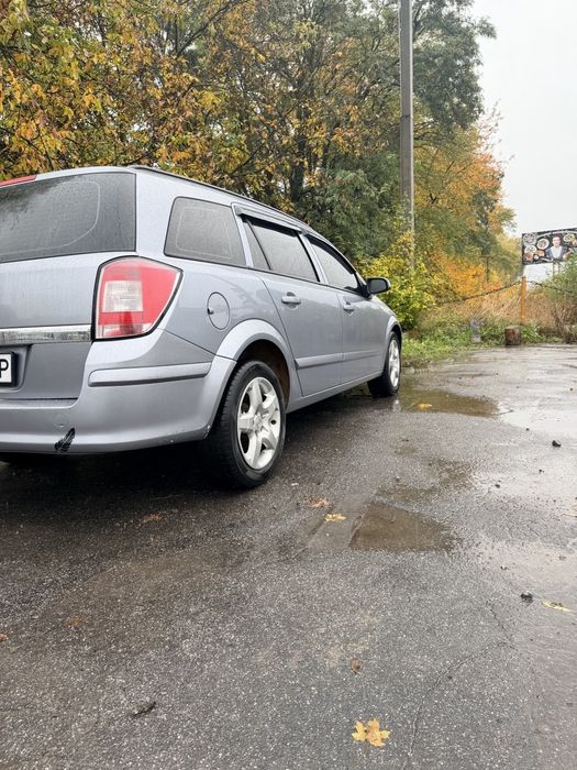 Опель Астра Н 1.9 дизель автомат