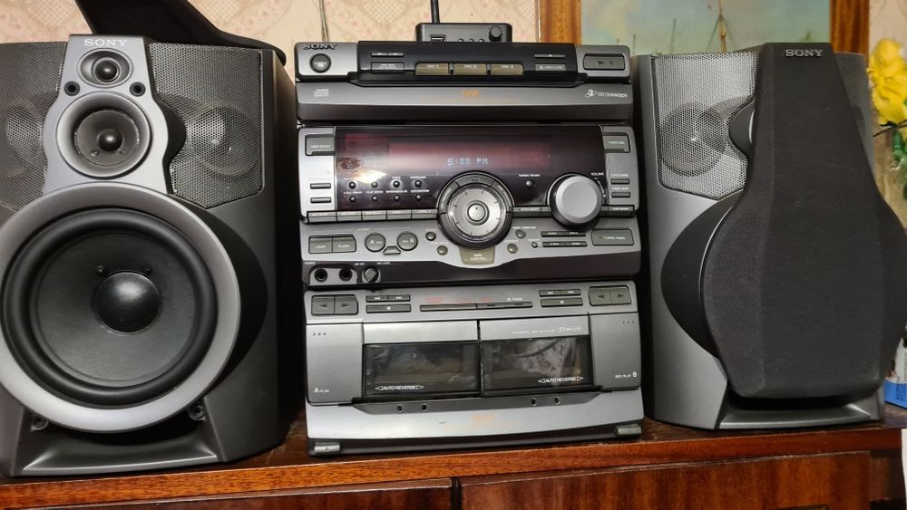 Продам музыкальный центр Sony GR-8 / RX 90