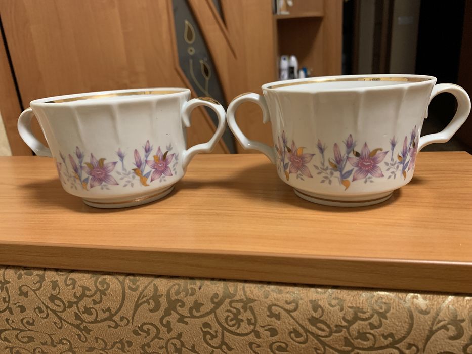 Фарфорові чашки нові з позолотою