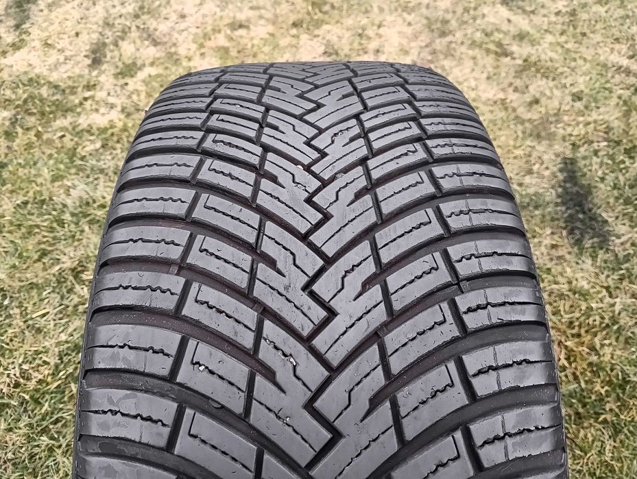 opona 235/45/17 Pirelli Cinturato All season SF2  1 sztuka 6,5mm 2022