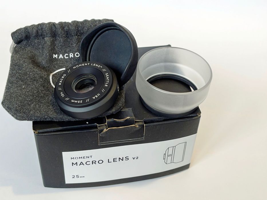 Dwa obiektywy firmy Moment Lens V2 M-series