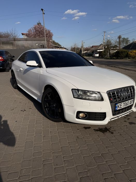 Ауди А5 2010 год 1.8 бензин