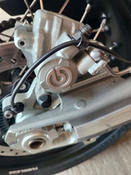 Мотоцикл Husqvarna Super Moto 701