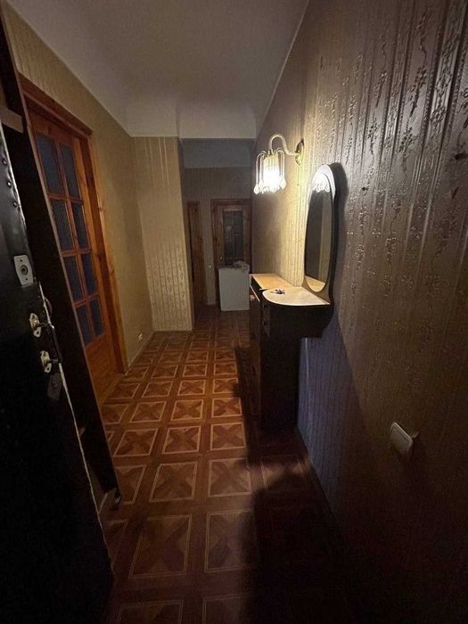 Квартира 2кімнати, сталінка, 56кв.м, автономне опалення, центр міста