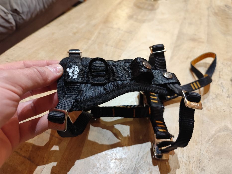 Kurgo Tru-Fit Smart Harness Black - szelki samochodowe dla psa - S