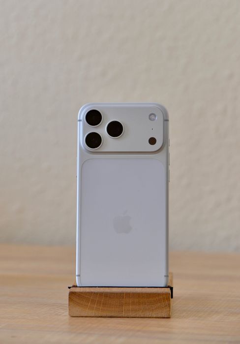 17 Pro max 256gb Silver E-sim used