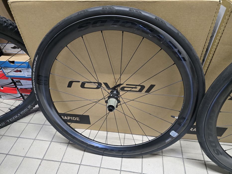 Rodas reynolds disco com pneus de topo