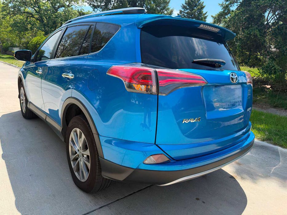 Toyota RAV4 Limited      2018