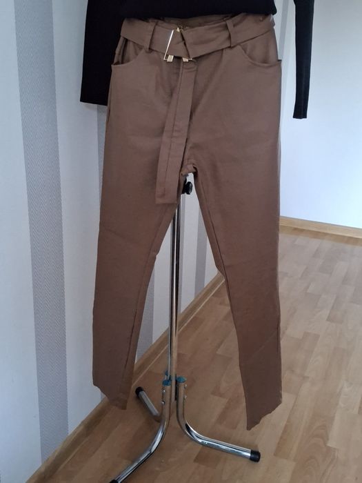 Spodnie damskie ekoskóra M-L czekolada - karmel Nowe