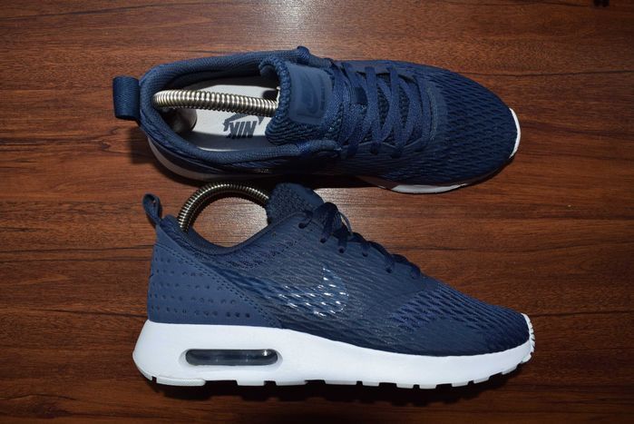 Nike Air Max Tavas (Кроссовки Найк Аирмакс 90 95 97 270 tn plus )