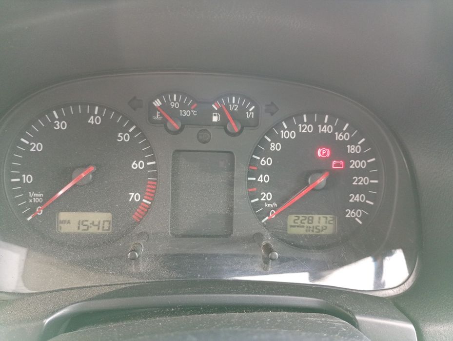 Volkswagen- golf -4 .