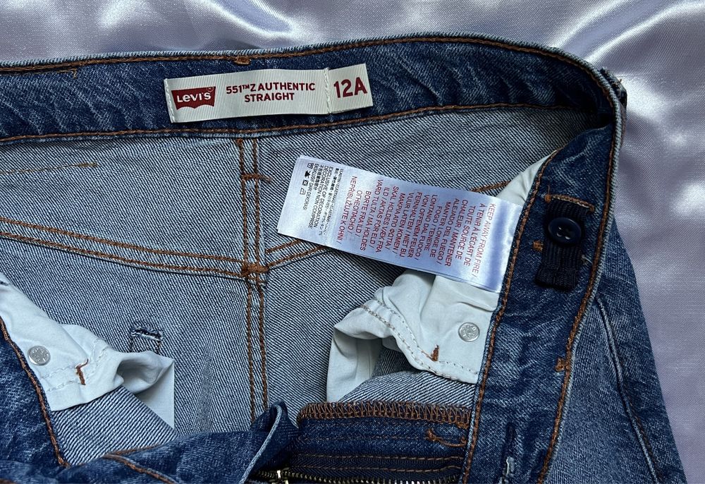 Джинси бренду levi's, модель 551™z authentic straight, розмір W28 L28
