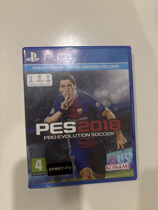 Playstation 4 com comando e jogos incluidos.