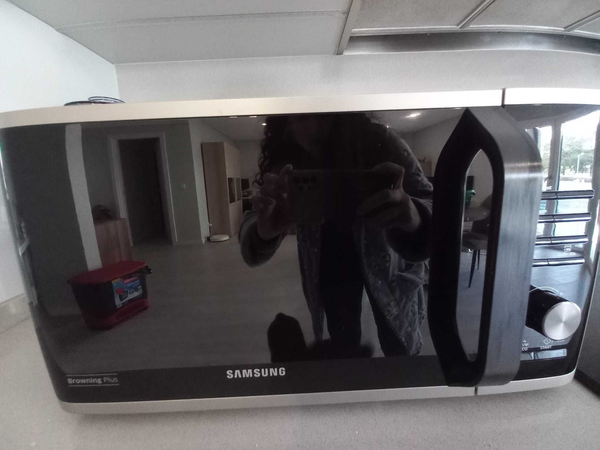 Microondas Samsung 23 L con Grill - MG23K3515AS —