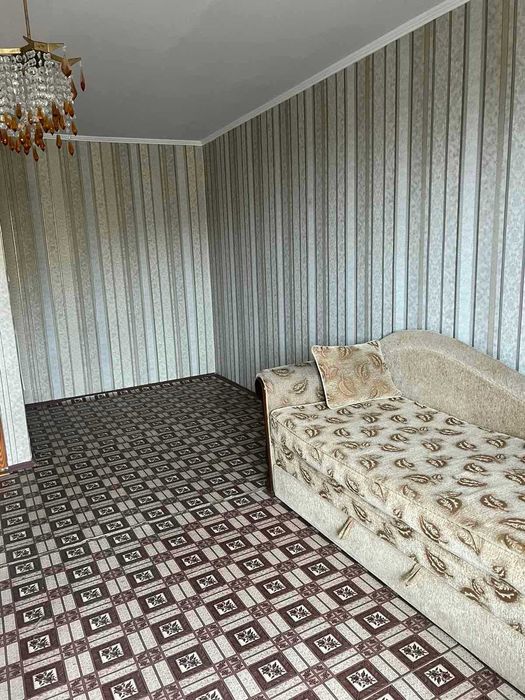 1к квартира, 37 кв.м,9/10,гарне розташування,будинок з цегли,не кутова