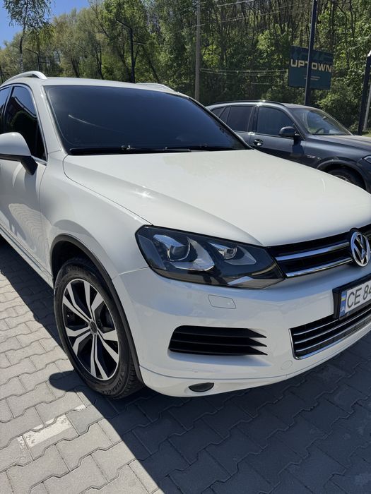 Volkswagen Touareg 3.0 дизель 2011р