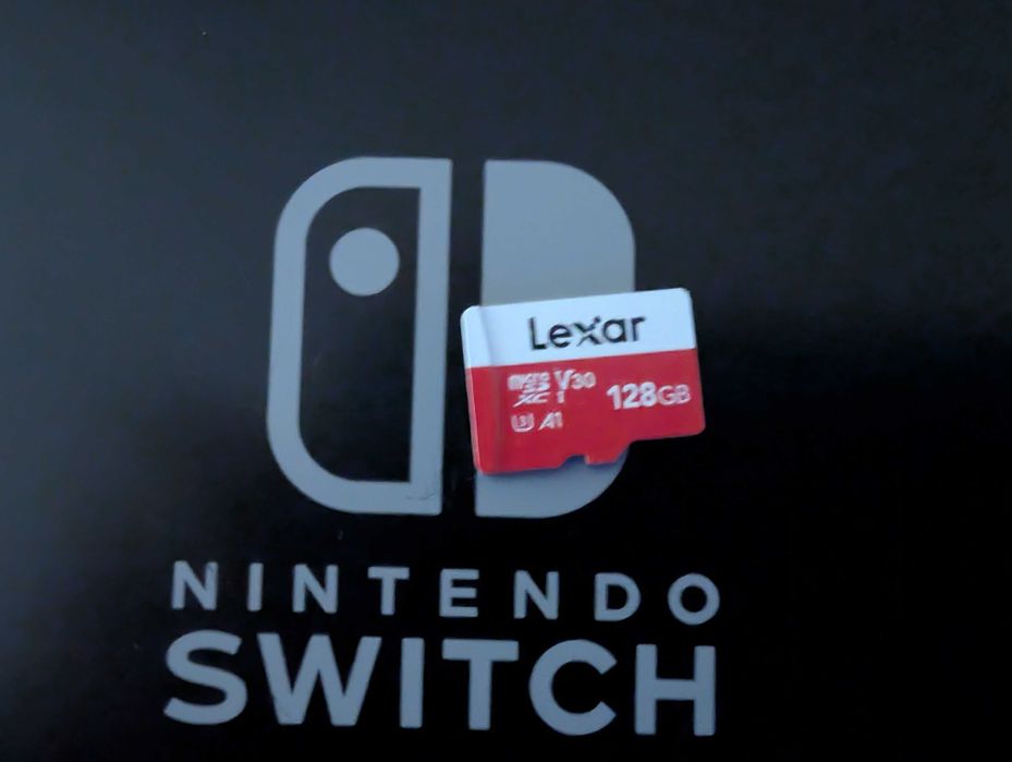 Nintendo Switch V1 Completa + Cartão 128GB + Acessórios (Muito bom estado)