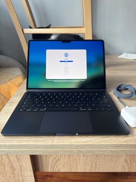 Macbook Air M2 / 16GB RAM / 512GB DYSK