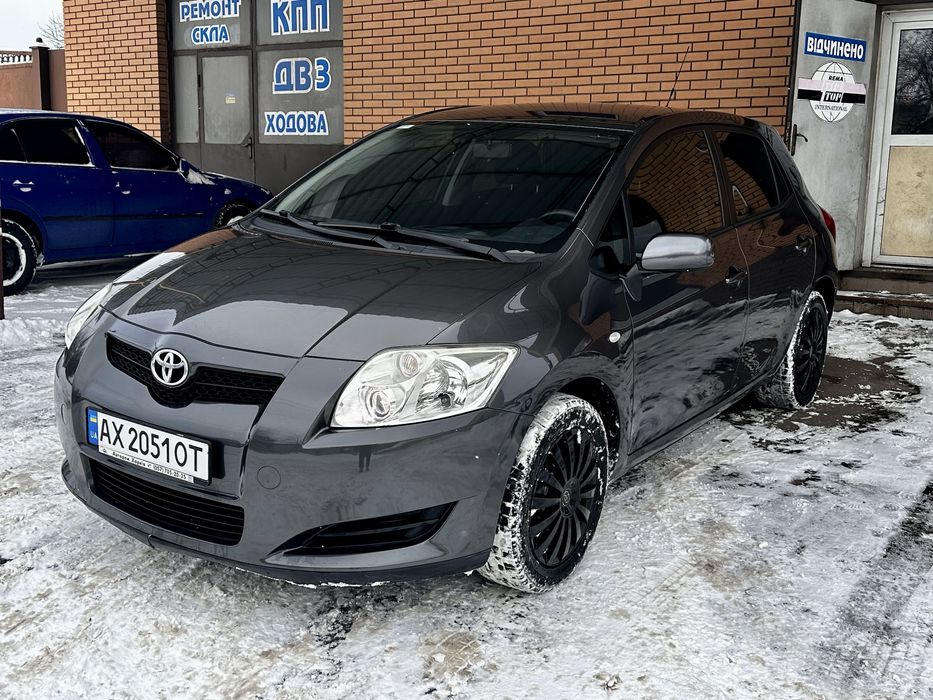 Продам Toyota Auris автомат