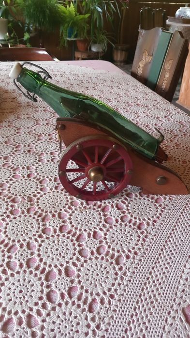 Stojak na wino armata PRL