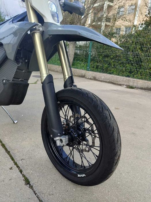 Supermoto Stark Varg EX - ALPHA 80cv
