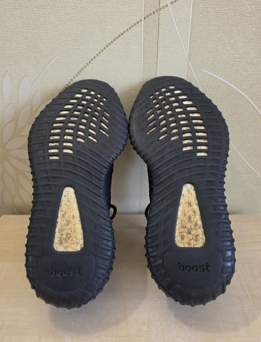 Чоловічі кросівки Adidas Yeezy Boost 350 V2 оригінал р.40