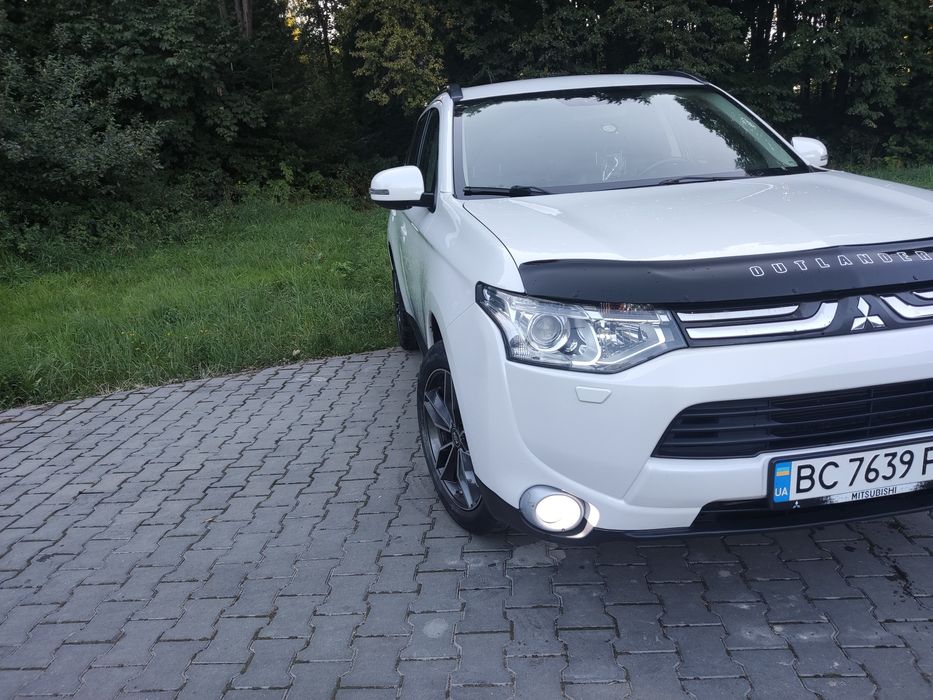 Терміново Mitsubishi Outlander 2013