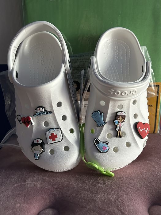 Chodaki Crocs biale z ozdobami dla Pielęgniarek 37/38, 36/37