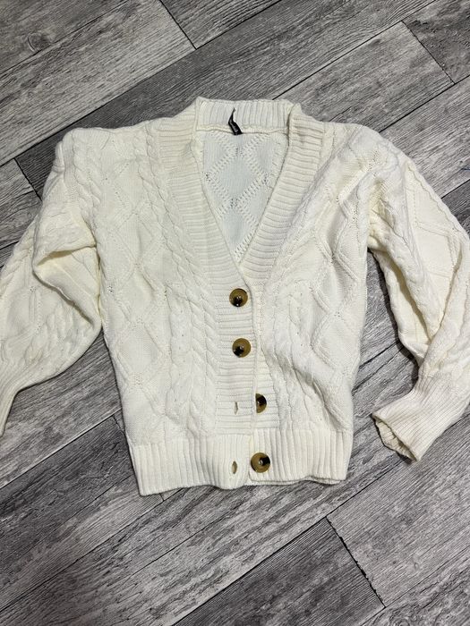 Молочний жіночий  костюм