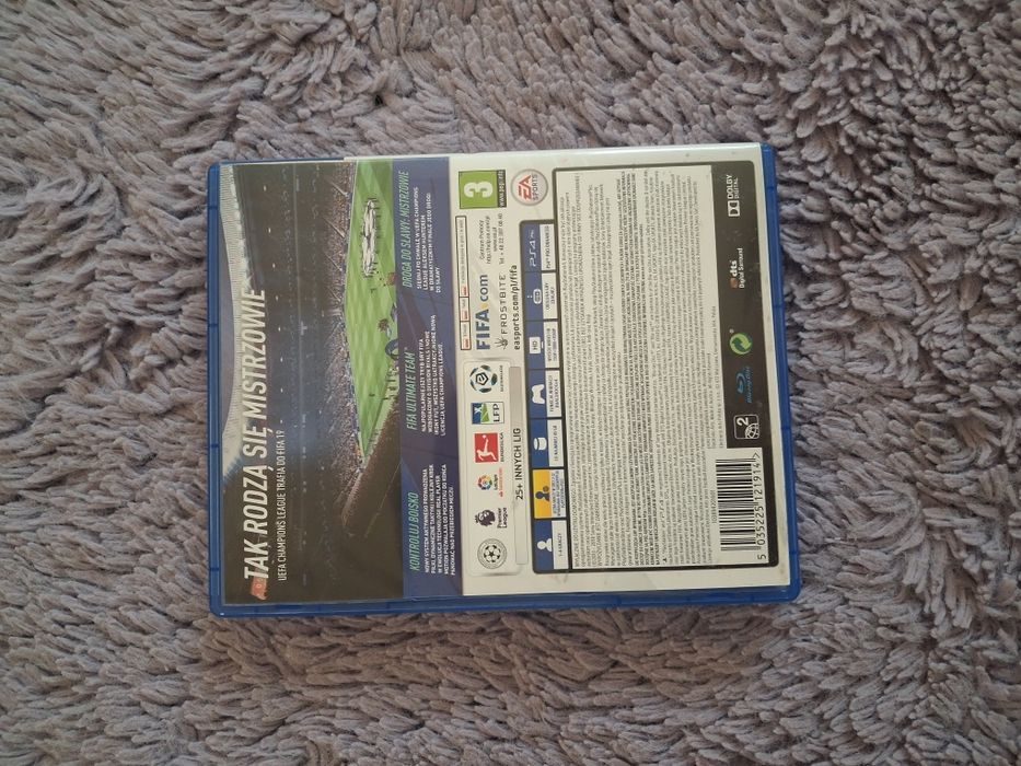Fifa 19 bardzo fajna gra zdjęcie dodam potem informuje
