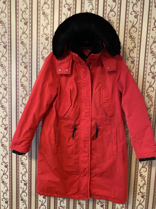 Продам зимнюю куртку Tommy Hilfiger р. М