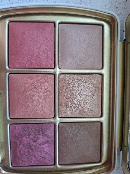 Hourglass Ambient Lighting Edit Unlocked -Swan