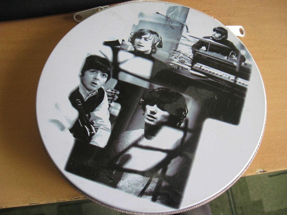 Органайзер-бокс The Beatles для CD-DVD дисків в автомашину, новий