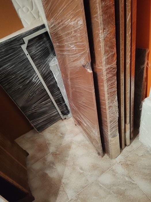 Vendo 2 mesinhas de cabeceiras , cómoda e roupeiro de cerejeira