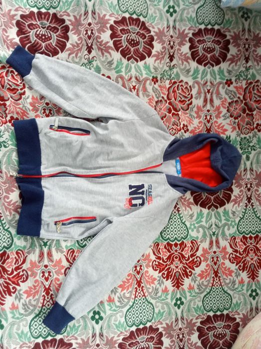 Спортивний джемпер