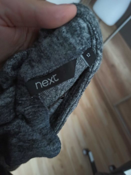 Szarą sukienka sweterków a r. 40
